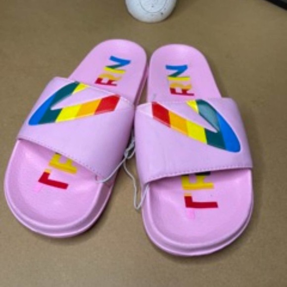 Tretorn Shoes - Tretorn Tragrant Slide Sandals - NWOT - Size 6 - Pink / Rainbow